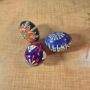 3‎ Hand-painted Wooden Easter Eggs 2.5".